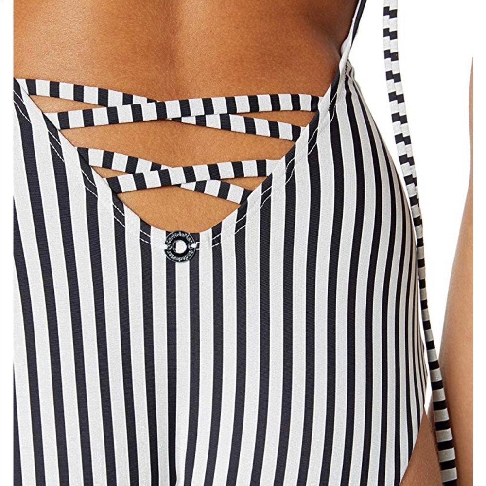 OndadeMar Triangle Cutout One Piece Swimsu… - Picture 4 of 5